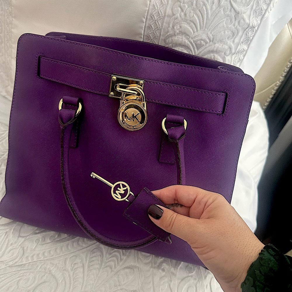 Michael Kors - Hamilton Purse 💜